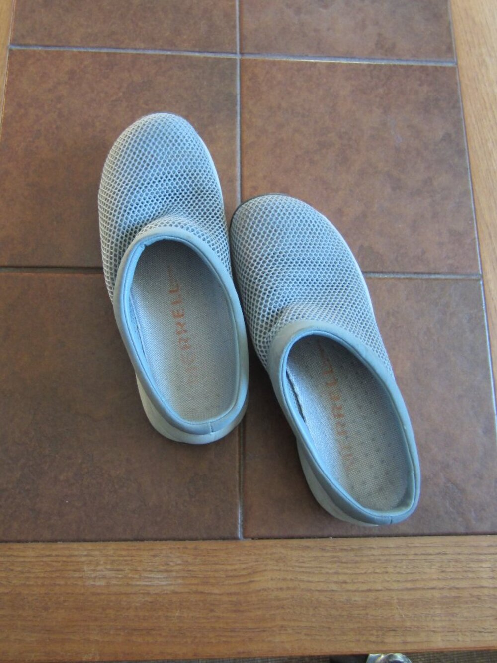 Merrell Women's Size 7 Gray Mesh Slip-On Walking Shoes